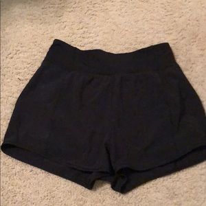 Lulu lemon black shirt size 6 never worn